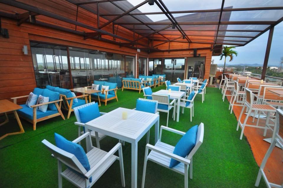 Baypark Hotel Calbayog Esterno foto