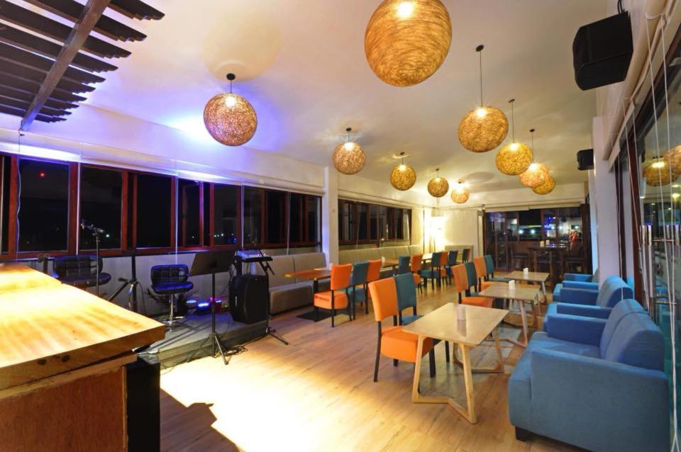 Baypark Hotel Calbayog Esterno foto